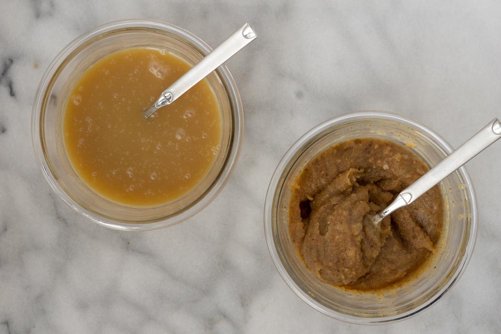 dos salsas de caramelo elaboradas con leche de vaca y avena