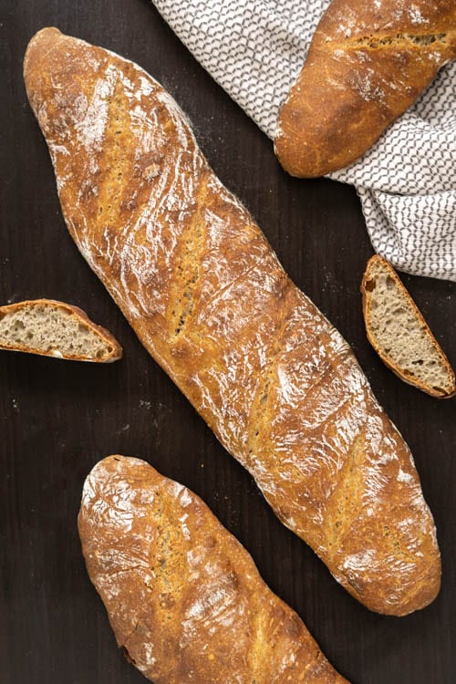 baguette de pan hecha con centeno